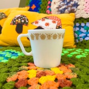 Vintage Pyrex milk glass